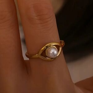 Elegant Gold Ring with Pearl Accent